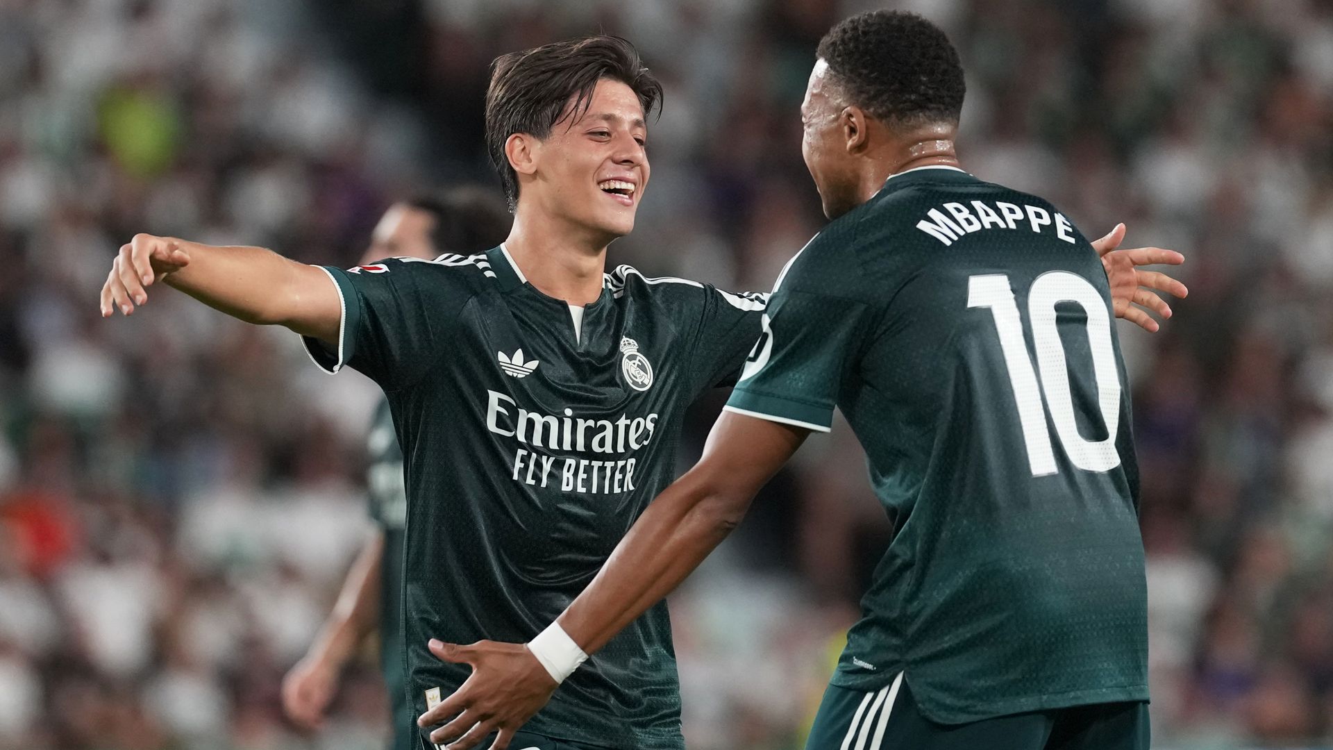Real Madrid score injury-time winner to move level on points with leaders Barcelona