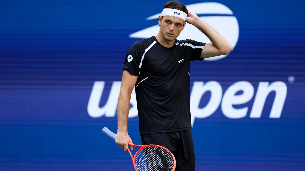 Fritz squanders 2-set lead, ousted from US Open