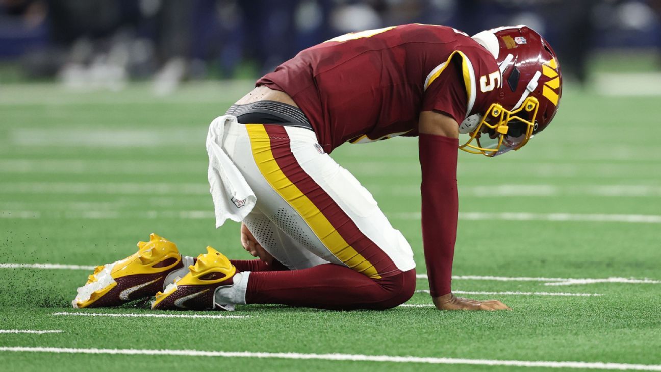 Commanders QB Daniels suffers elbow injury against Cowboys
