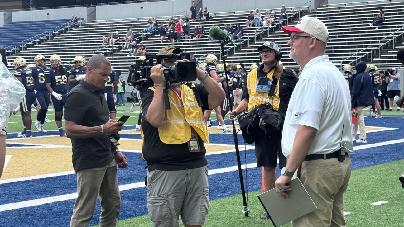 A fan as an offensive coordinator? How the Group of 6 is staying relevant in 2026