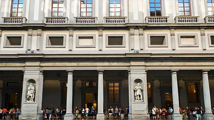 Cloudburst in Florence: rain pours into the Uffizi and historic Palazzo Pitti