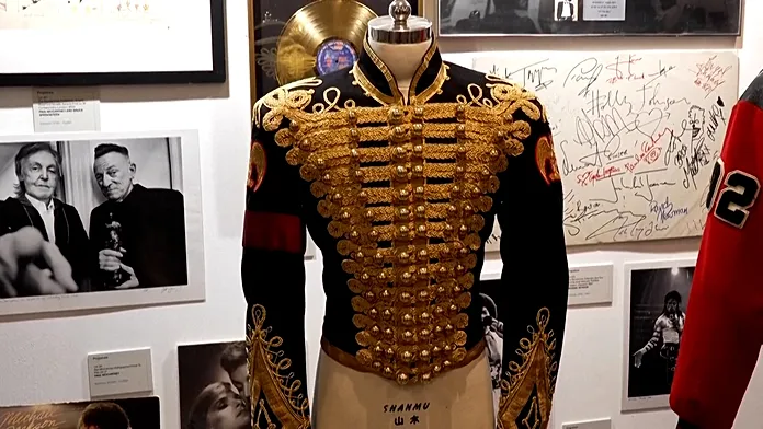 Michael Jackson, Freddie Mercury and Oasis memorabilia up for auction in London