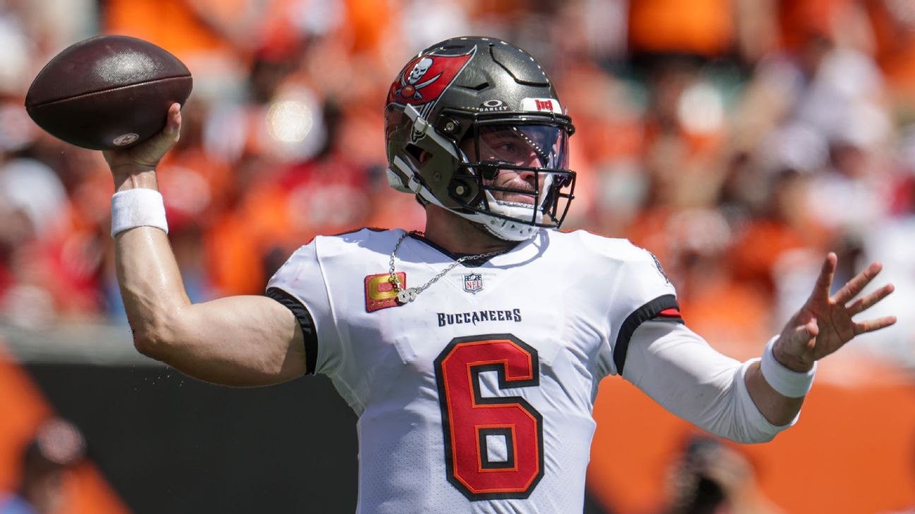 😂 QB Mayfield dons Michigan gear in bet made with Todd Bowles