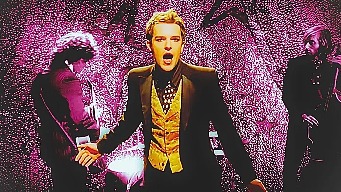 The Killers’ hit ‘Mr Brightside’ continues to break records and reaches 520 weeks in the UK Chart