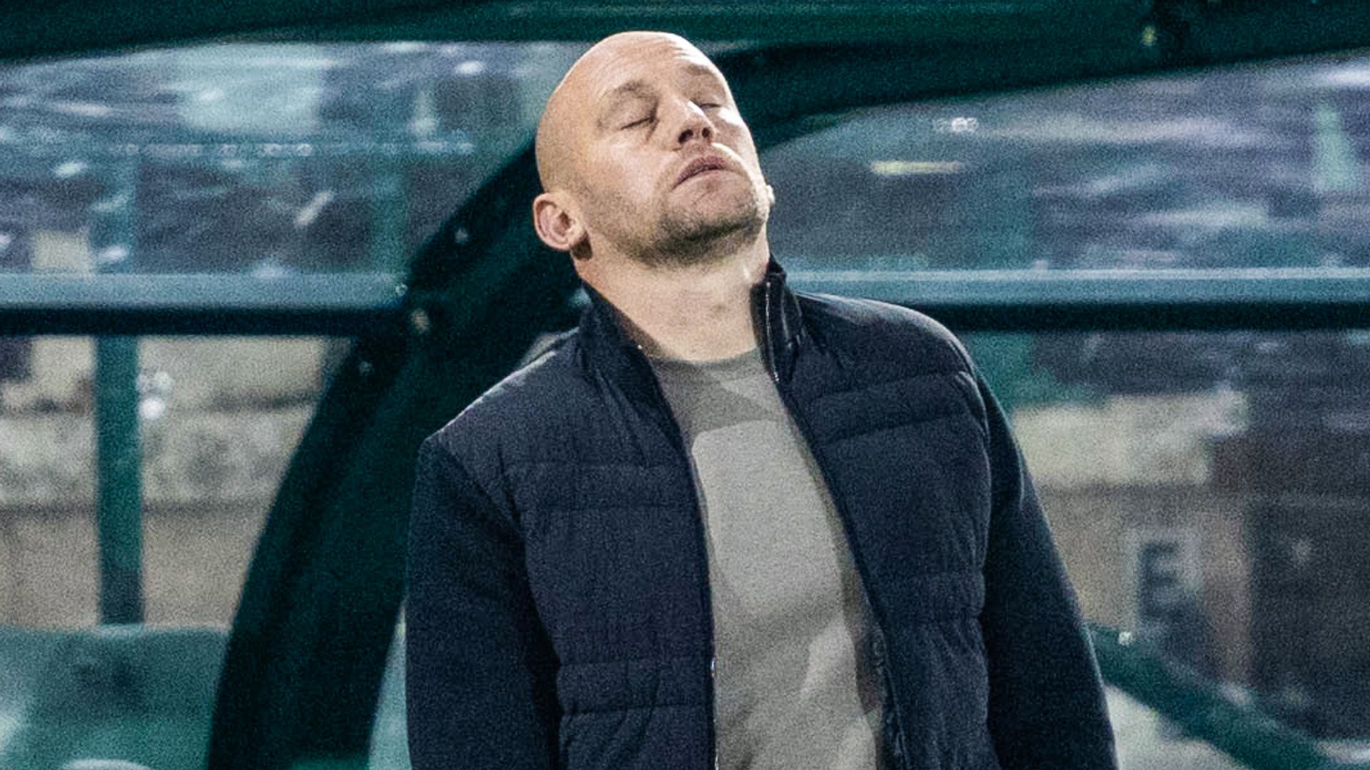 Hibernian sack Gray amid winless run