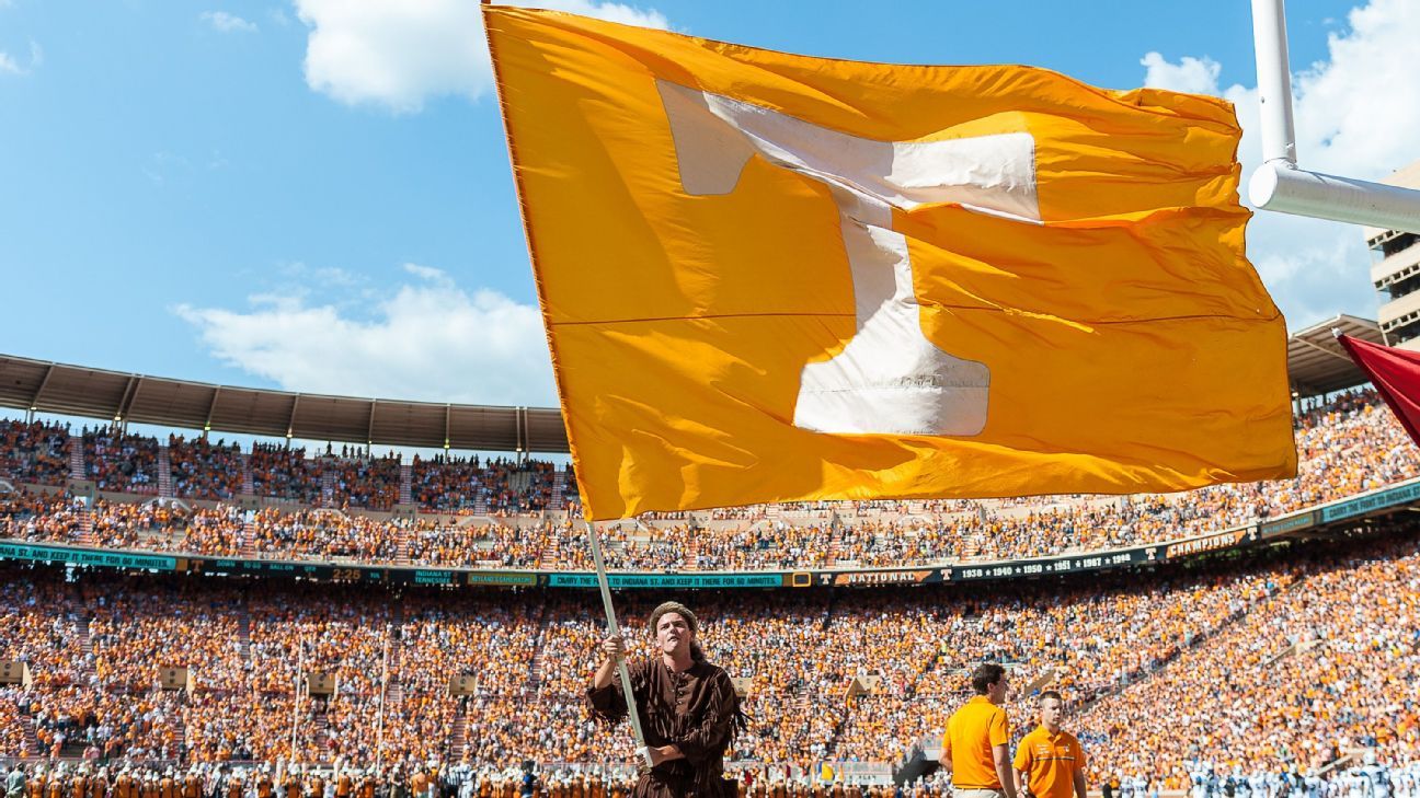 Dolly decal: Vols to honor late Parton on helmet
