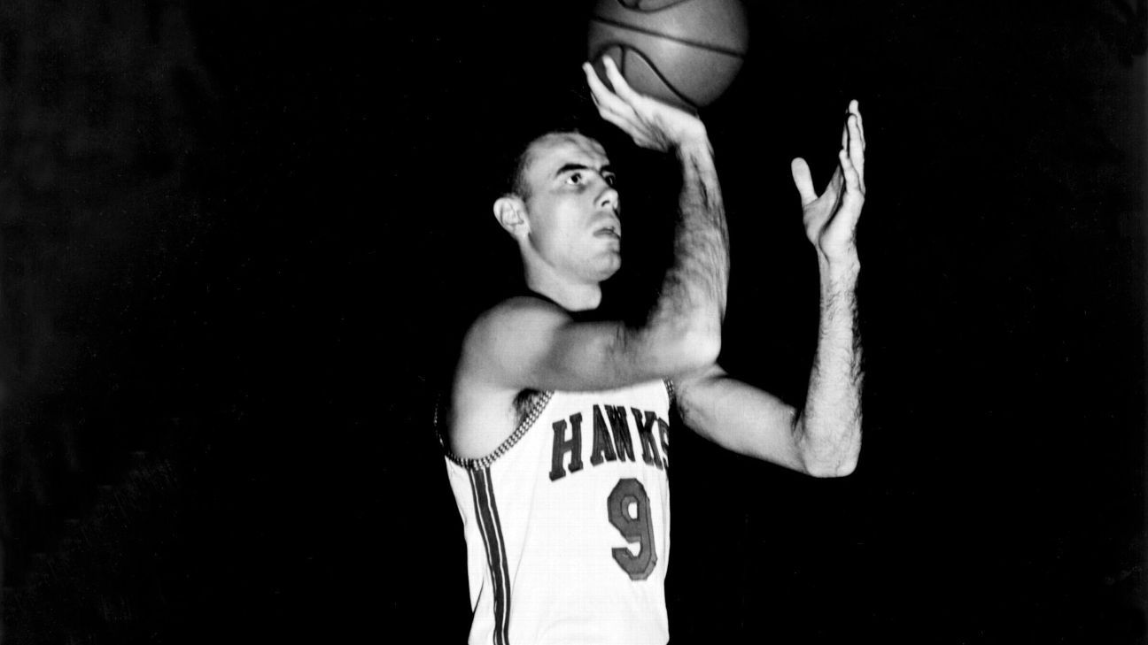 Bob Pettit, NBA's first MVP and a 'true giant of the game,' dies at 93