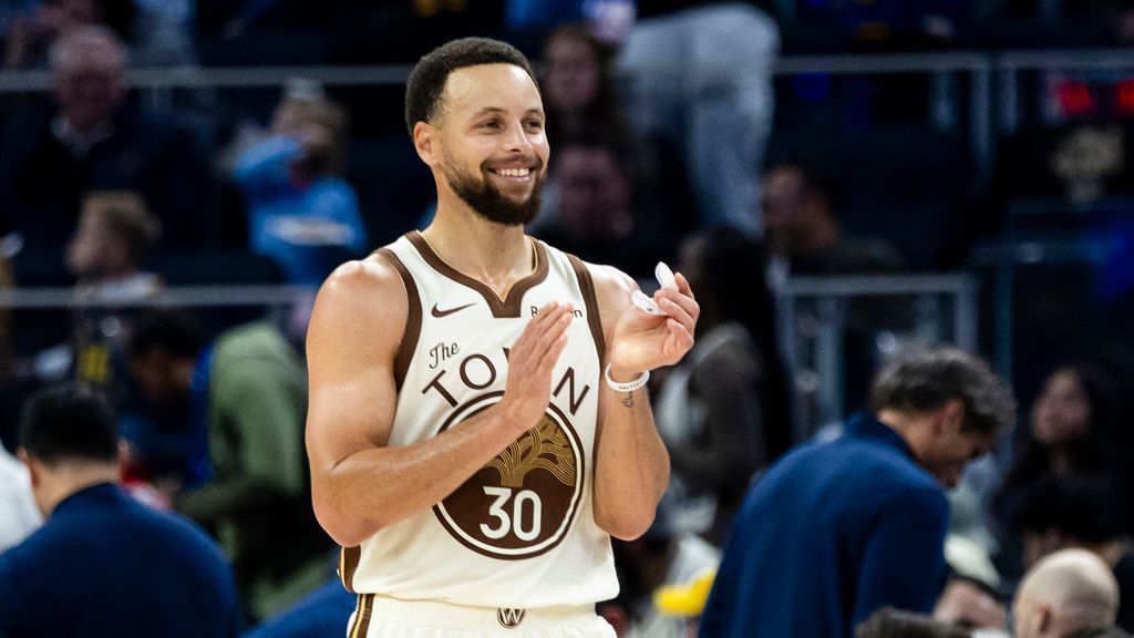 Sources: Warriors, Curry reach 2-year extension worth $116 million