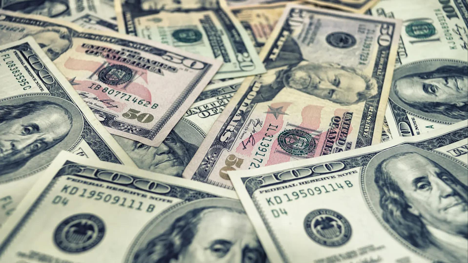 Bitcoin resilience tested as U. S. dollar climbs to 18-month high