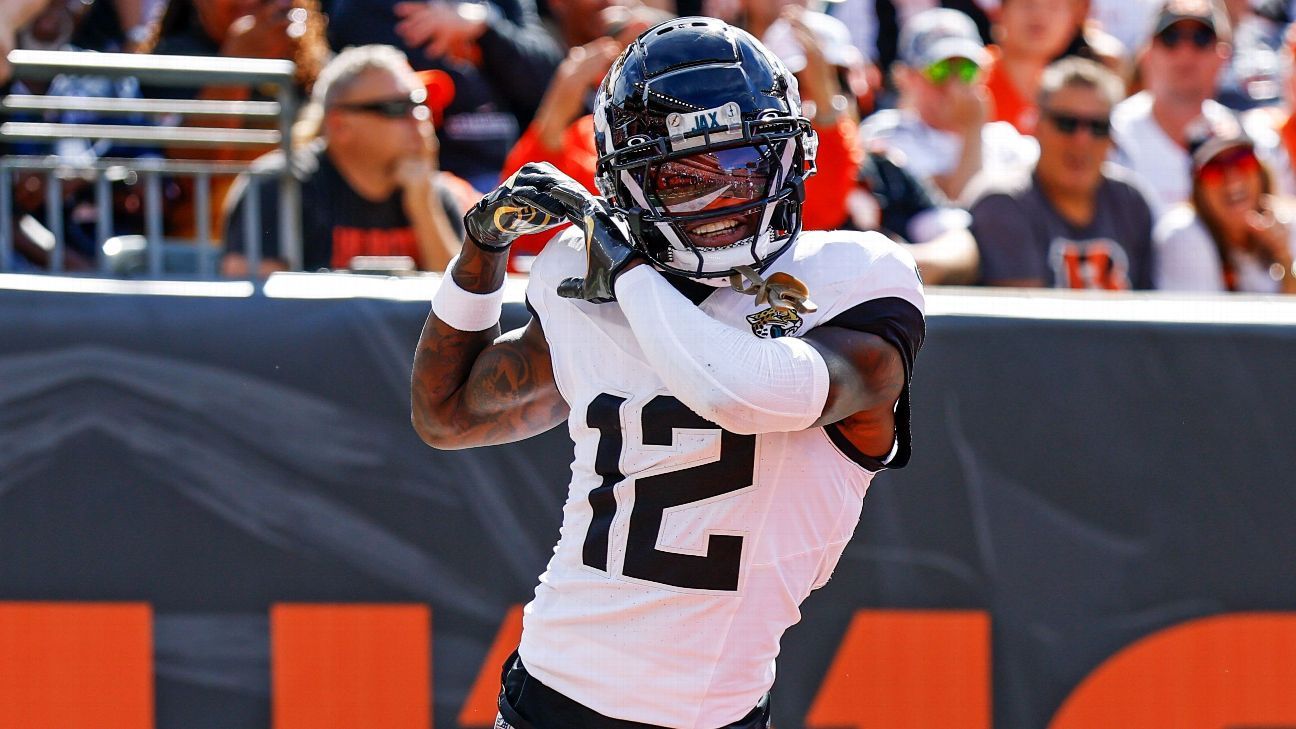 'You see the 'bink bink?': Travis Hunter's juke drops Tee Higgins on nullified pick