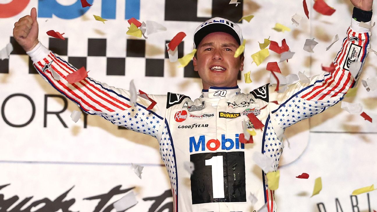 Bell ends 33-race winless streak, takes Darlington