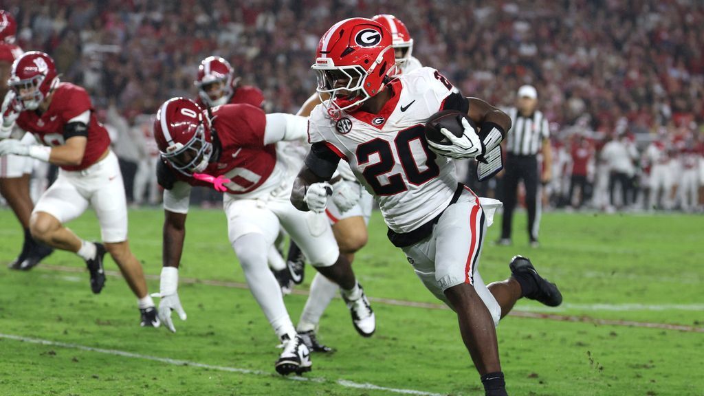 Georgia makes case for No. 1 ranking, runs past Bama