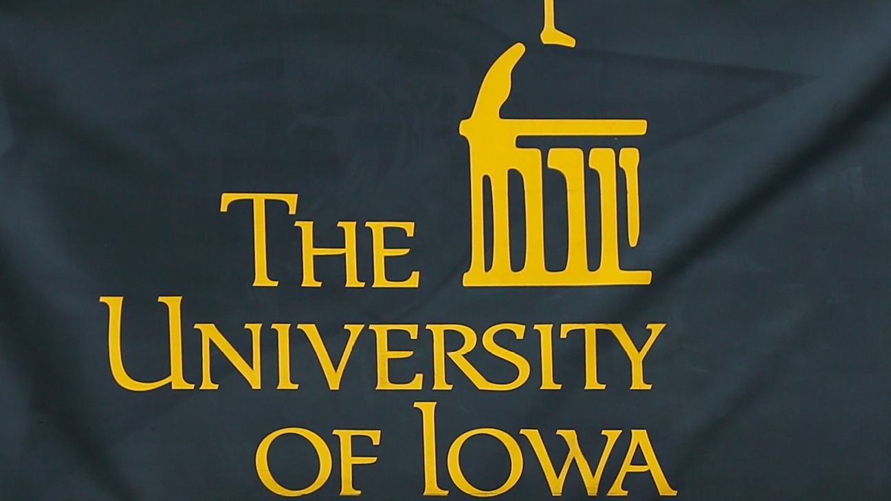 Iowa band member taken off life support after collapsing at game
