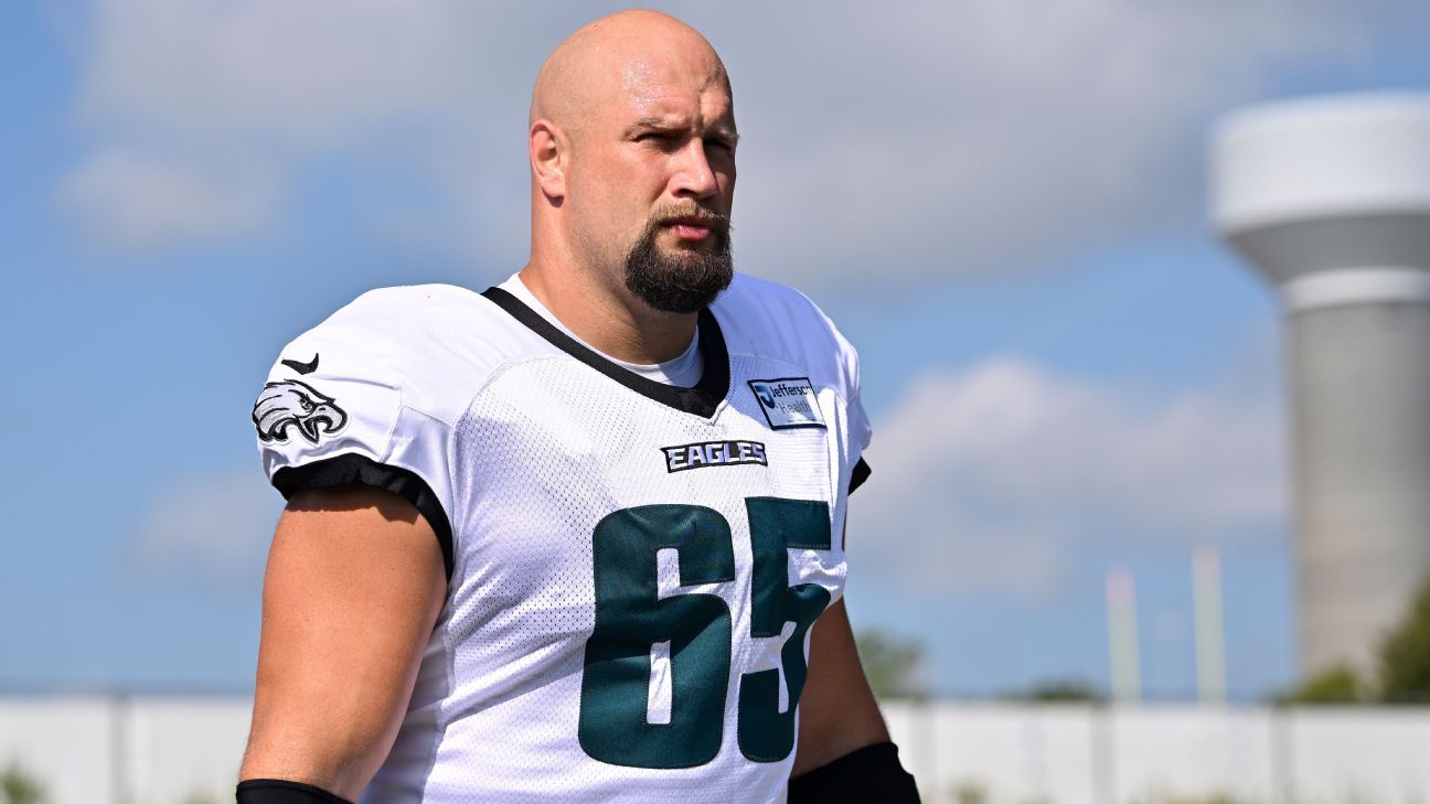 Eagles RT Johnson a surprise inactive due to personal reasons