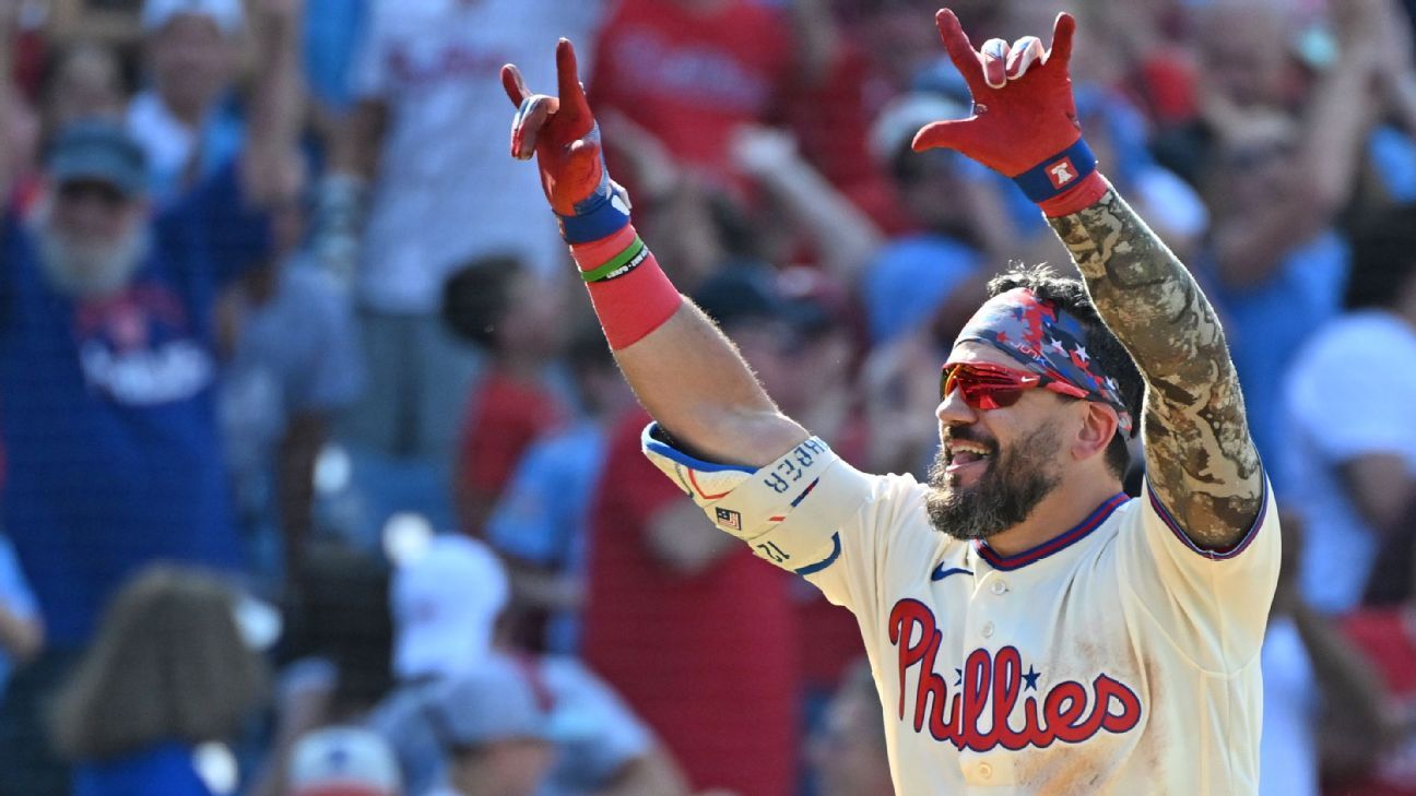 Schwarber walk-off HR caps rally as Phils win again