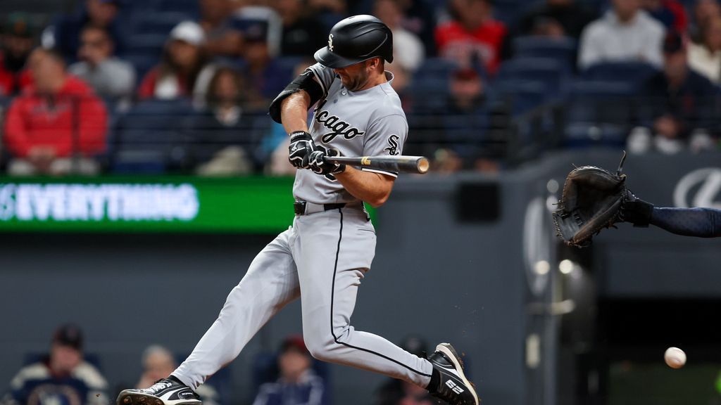 Peters' 18-pitch walk turns tide for White Sox in key division win