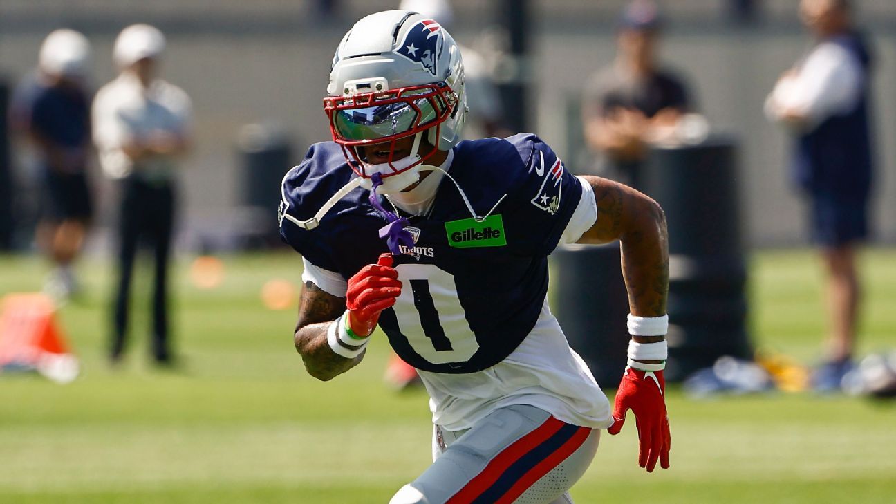 Patriots' defense loses Gonzalez, Barmore against high-octane Bills