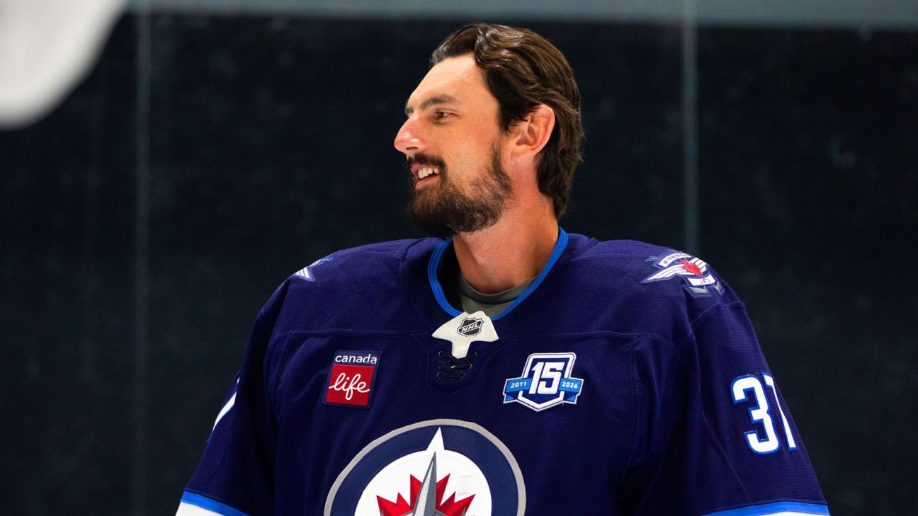 Jets star goalie Hellebuyck confirms trade request