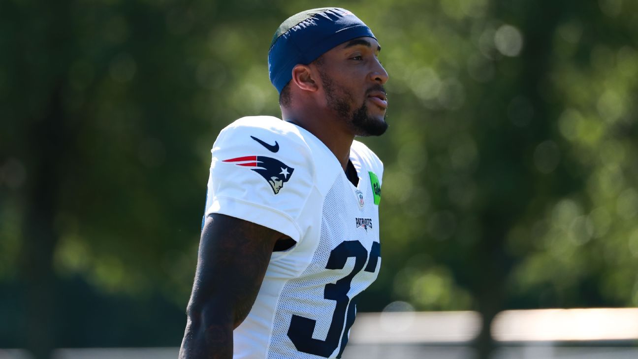 Patriots RB Henderson, Seahawks safety Okada out for Super Bowl rematch